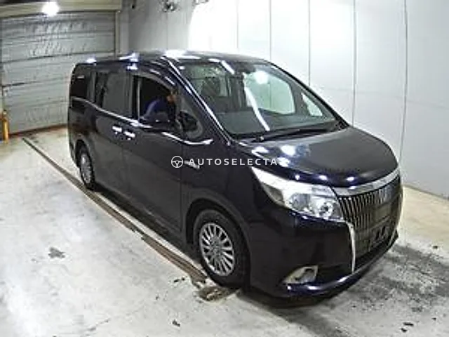 Toyota Esquire 2014, auction grade 3.5