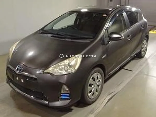 Toyota Aqua 2012, auction grade 3