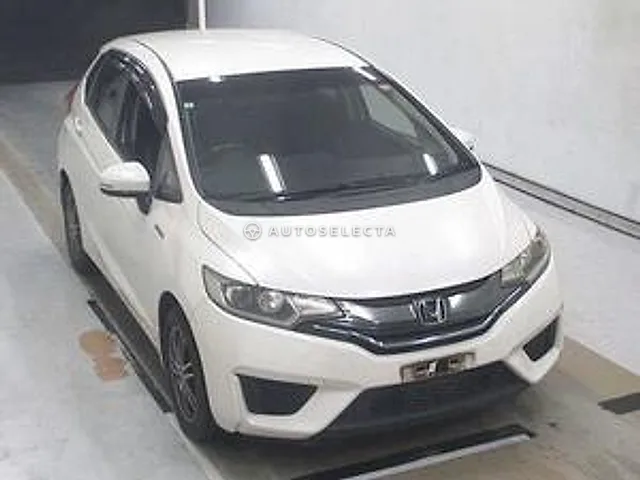 Honda Fit 2013, auction grade 3.5