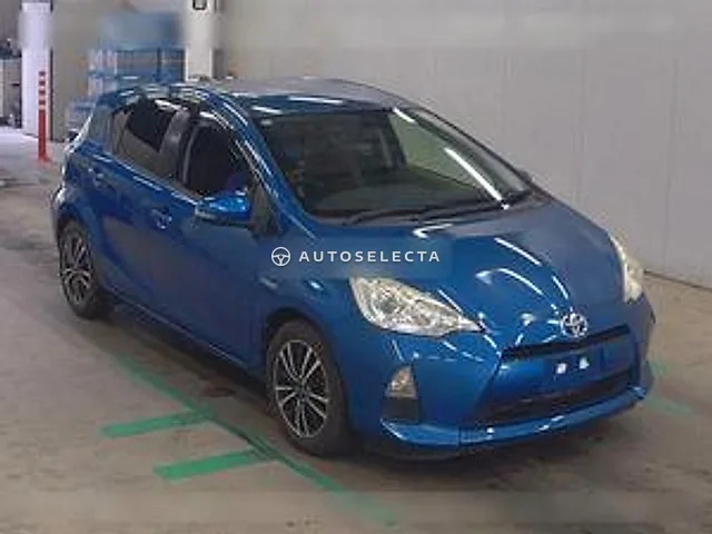 Toyota Aqua 2012, auction grade R