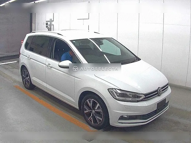 Volkswagen Golf Touran 2020, auction grade 4
