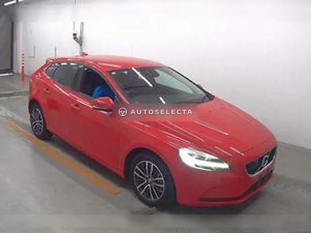 Volvo V40 2018, auction grade 4.5