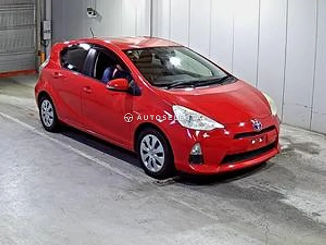 Toyota Aqua 2013, auction grade 3.5