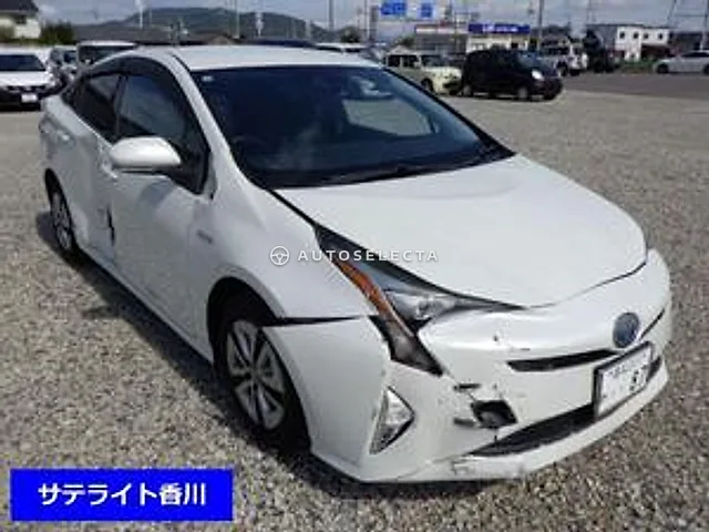Toyota Prius 2016, auction grade R