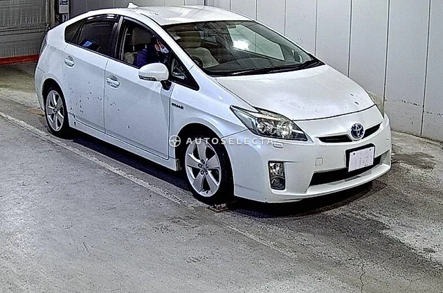 Toyota Prius 2009, auction grade R