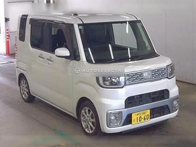 Daihatsu Wake 2015, auction grade R
