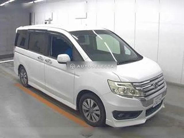 Honda Stepwgn Spada 2014, auction grade 3.5