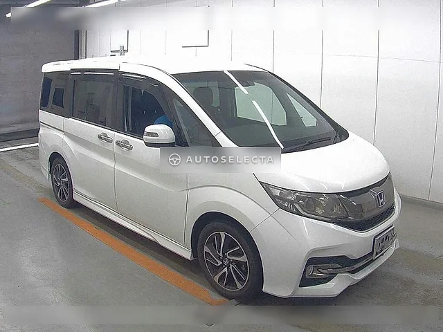 Honda Stepwgn Spada 2017, auction grade 4