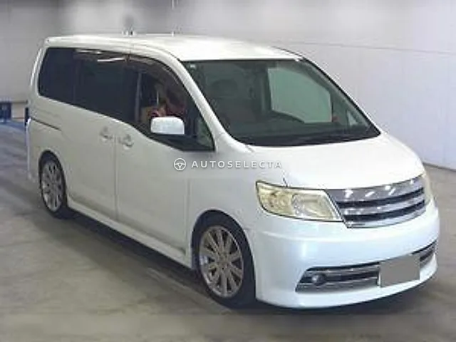 Nissan Serena 2005
