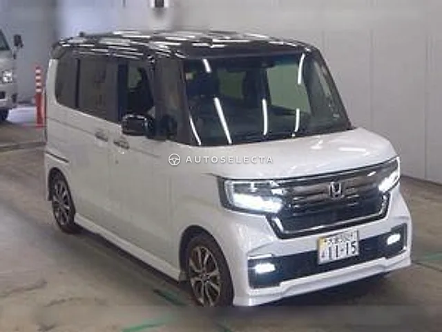 Honda N-BOX Custom 2023, auction grade 4.5