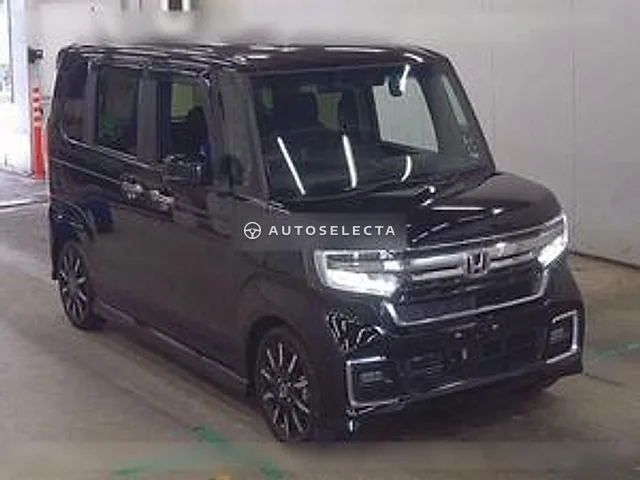 Honda N-BOX Custom 2023, auction grade R