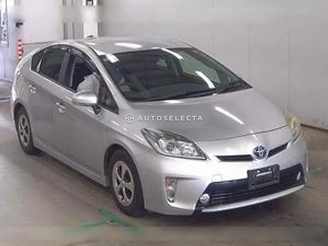 Toyota Prius 2013, auction grade 3