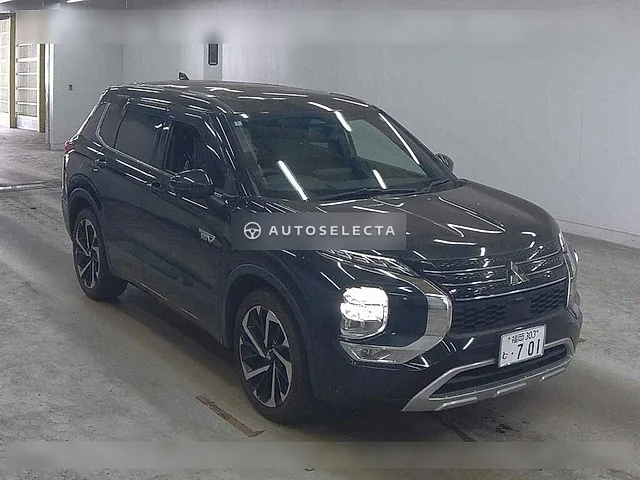 Mitsubishi Outlander PHEV 2022, auction grade 5