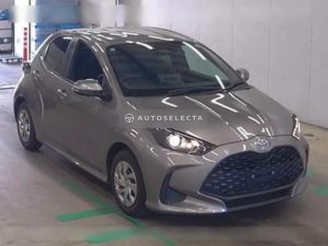Toyota Yaris Hybrid 2024, auction grade 4