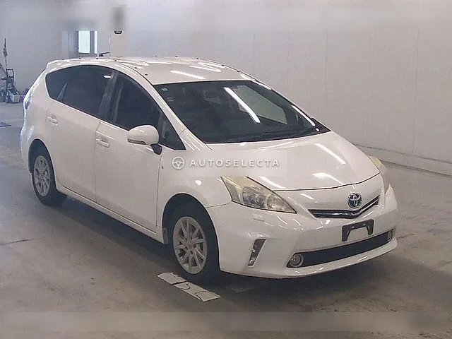 Toyota Prius Alpha 2012, auction grade 3.5
