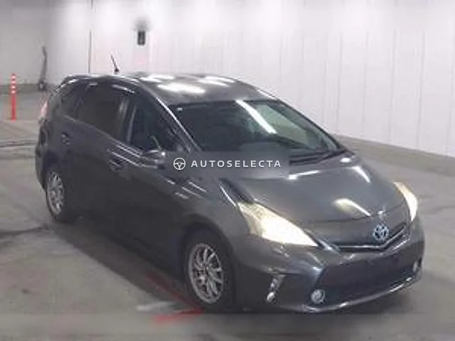 Toyota Prius Alpha 2011, auction grade 3.5