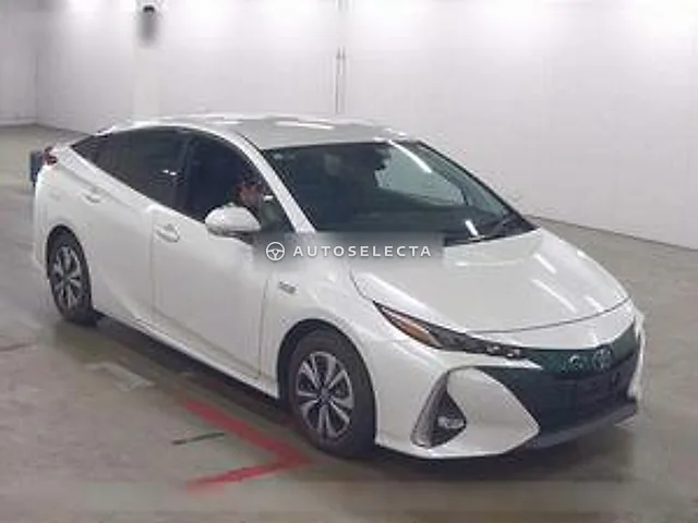 Toyota Prius PHV 2017, auction grade 4