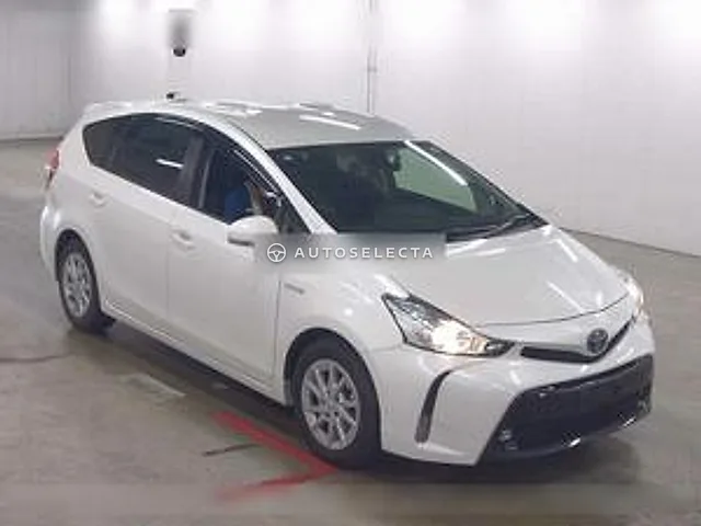 Toyota Prius Alpha 2018, auction grade 4.5