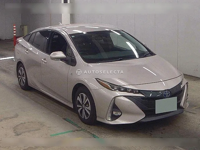 Toyota Prius PHV 2017, auction grade 4