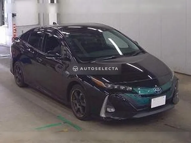Toyota Prius PHV 2017, auction grade 3.5