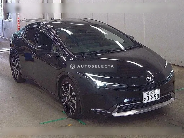 Toyota Prius PHV 2025, auction grade 5