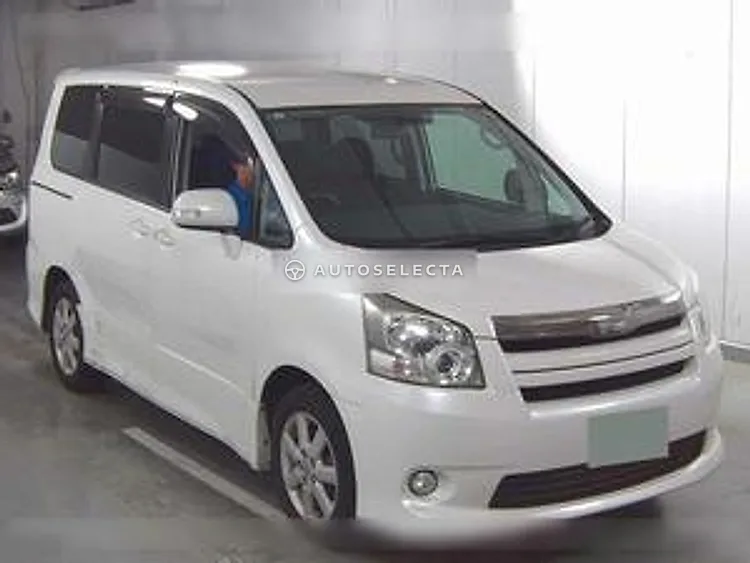 Toyota Noah 2009, photo 1 of 1