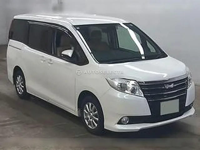 Toyota Noah 2014, auction grade 3.5