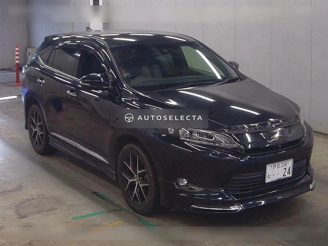 Toyota Harrier 2017, photo 1 of 6