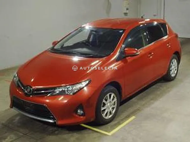 Toyota Auris 2015, auction grade R