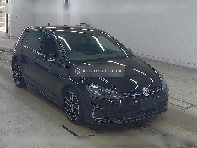 Volkswagen Golf GTE 2018, auction grade 4
