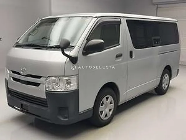 Toyota Hiace Van 2017, auction grade 3.5
