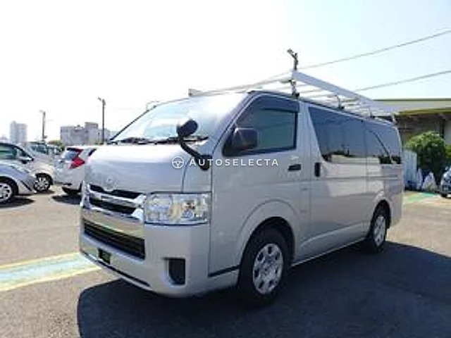Toyota Hiace 2018, auction grade 4