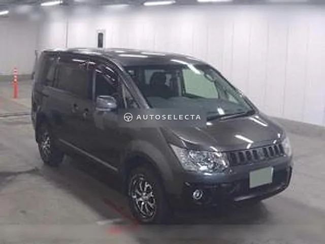 Mitsubishi Delica D:5 2013, auction grade 3.5