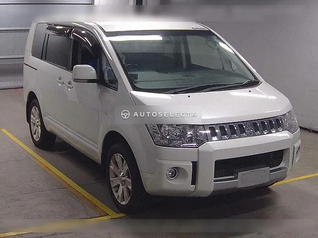 Mitsubishi Delica D:5 2019, auction grade 4
