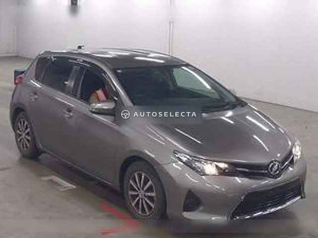 Toyota Auris 2012, auction grade 3.5