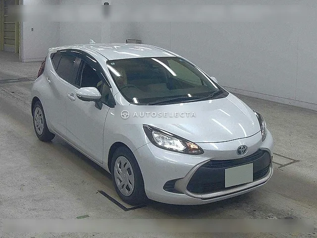Toyota Aqua 2022, auction grade 4.5