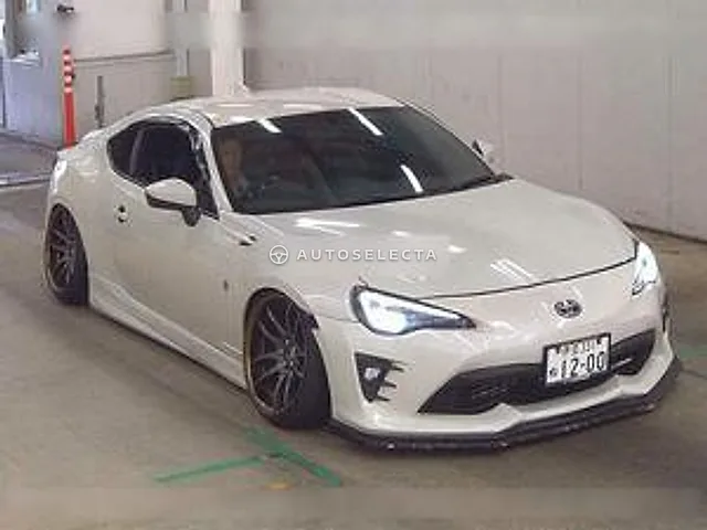 Toyota 86 2020, auction grade R
