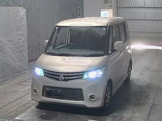 Nissan Roox 2010, auction grade R
