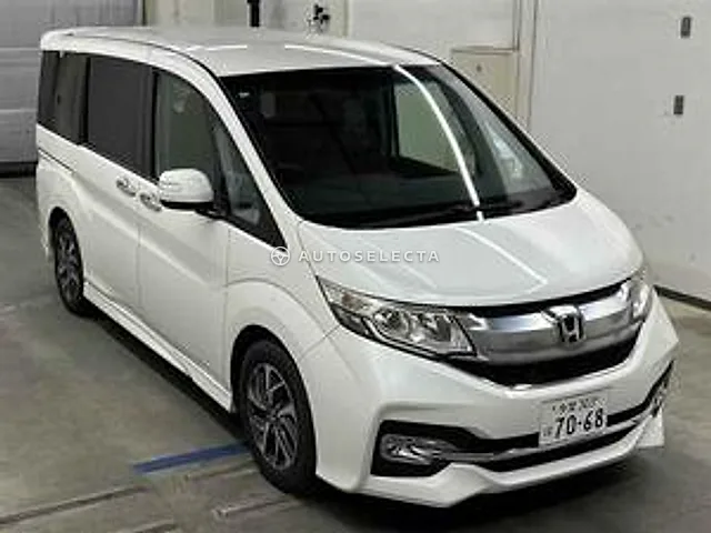 Honda Stepwgn Spada 2015, auction grade R