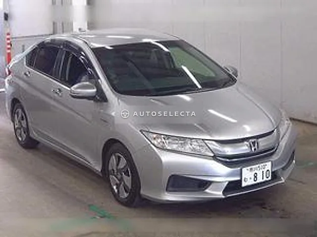 Honda Grace 2015, auction grade 4