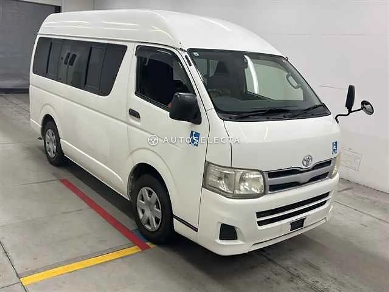 Toyota Hiace Van 2012, photo 1 of 1