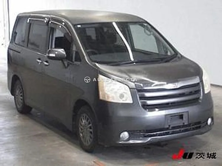 Toyota Noah 2009, photo 1 of 1