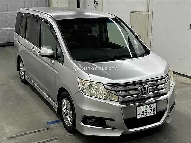 Honda Stepwgn Spada 2010, auction grade 3.5