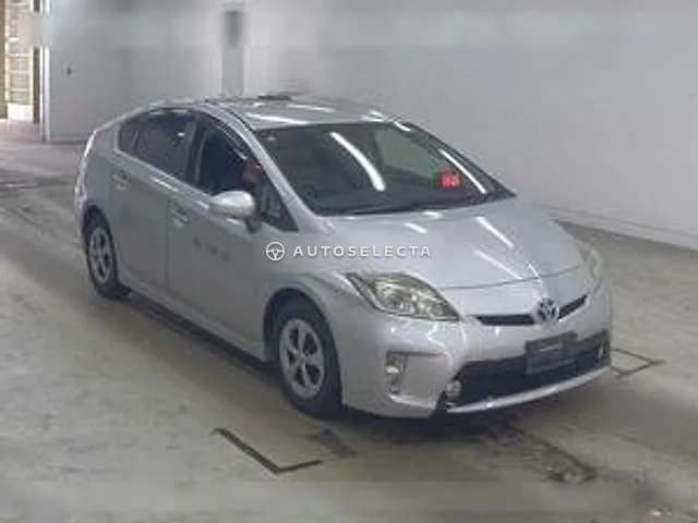 Toyota Prius 2013, auction grade 3.5