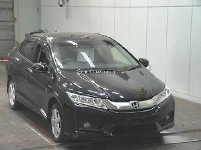Honda Grace 2015, auction grade 3.5