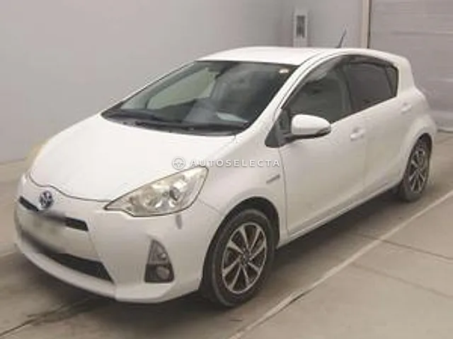 Toyota Aqua 2014, auction grade 3.5