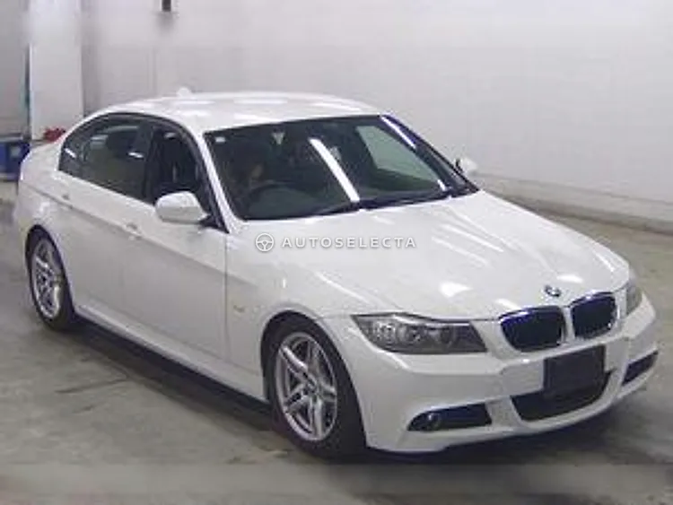 BMW 3 Series 2011, photo 1 of 6
