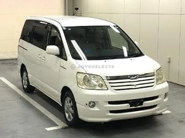 Toyota Noah 2003, auction grade 4