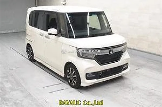 Honda N-BOX Custom 2017, auction grade 4