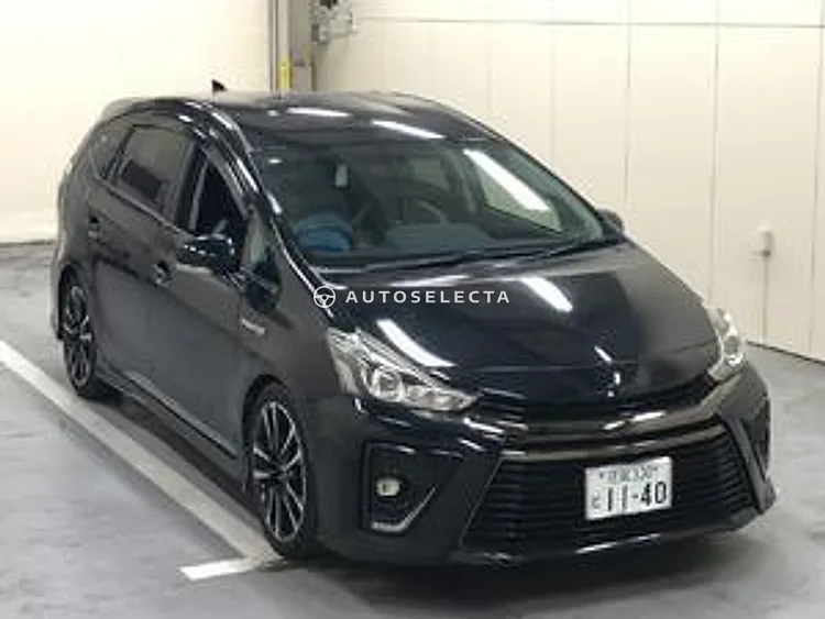 Toyota Prius Alpha 2016, photo 1 of 1